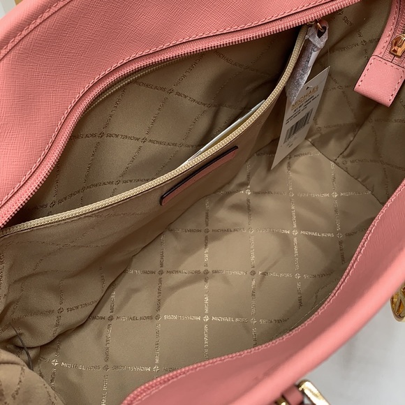 MICHAEL KORS
Jet Set Travel Logo Top-Zip Shoulder Tote Bag PRIMROSE MUL… - Picture 14 of 15